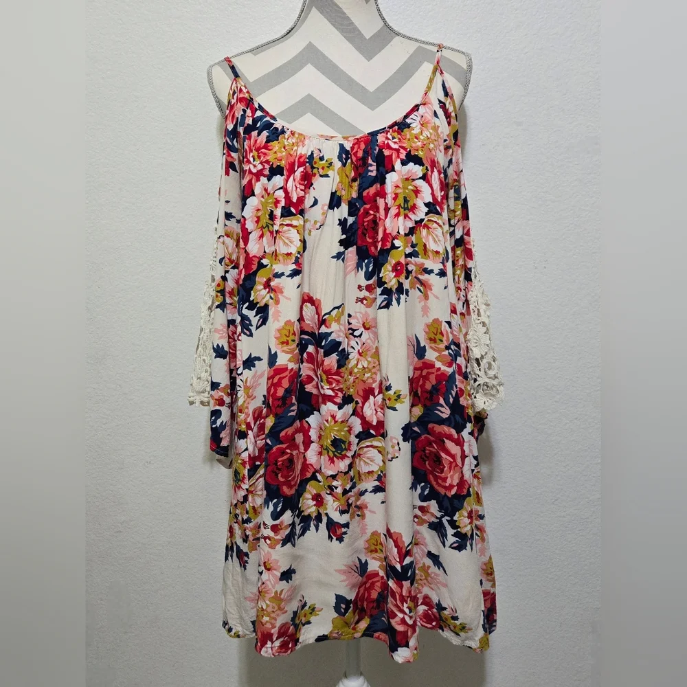Umgee Floral Cold Shoulder Tunic Mini Dress Crochet Lace Sleeves Size Medium - Picture 3 of 11